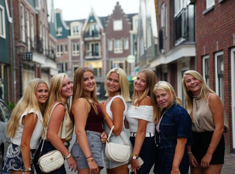 ارقام بنات هولندا واتساب متصل الان